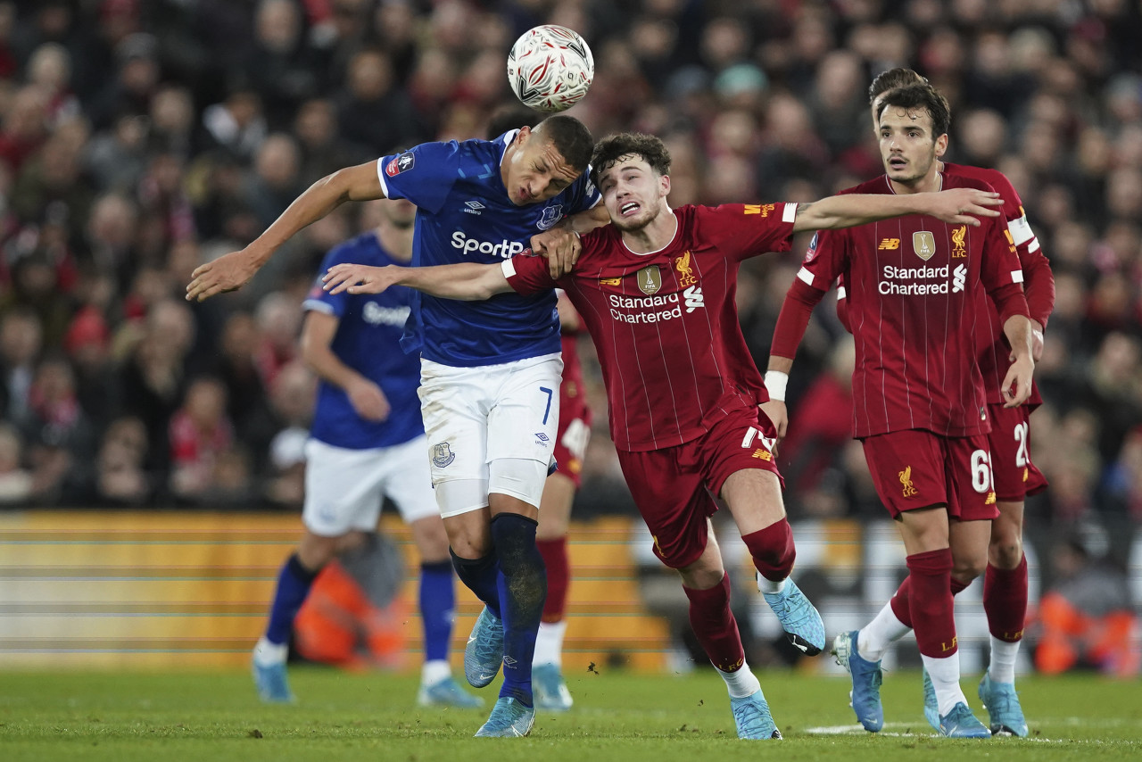 NBA交易市场动态：湖人完成外援引进,